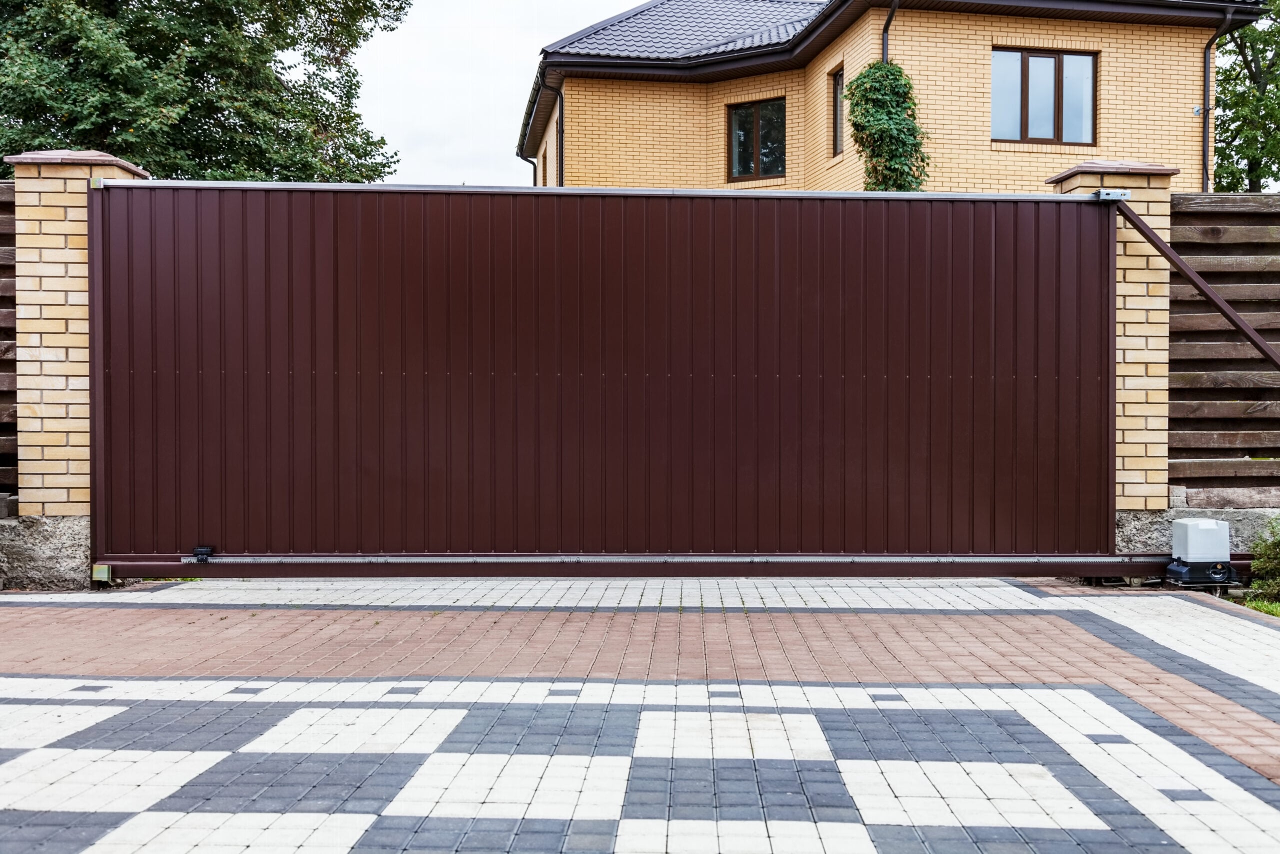 The Advantages Of Composite Electric Gates For Driveways